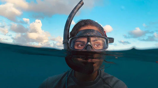 Cu iPhone-ul sub apa, in jurul lumii - Video