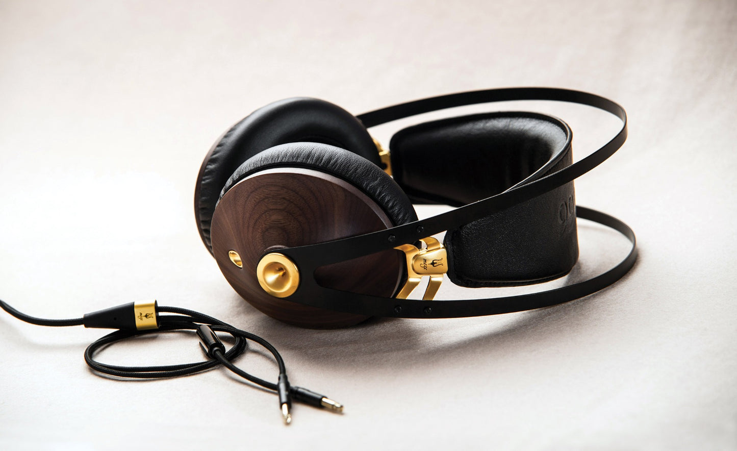Casti Over-Ear Meze Audio 99 Classics Walnut Gold - iSTYLE RO