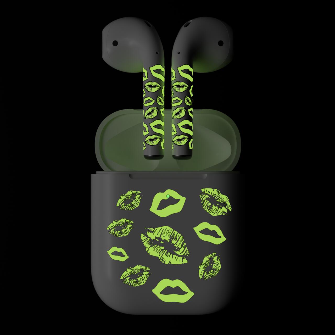 Skin NEXT ONE pentru AirPods - Buze fosforescente - iSTYLE RO
