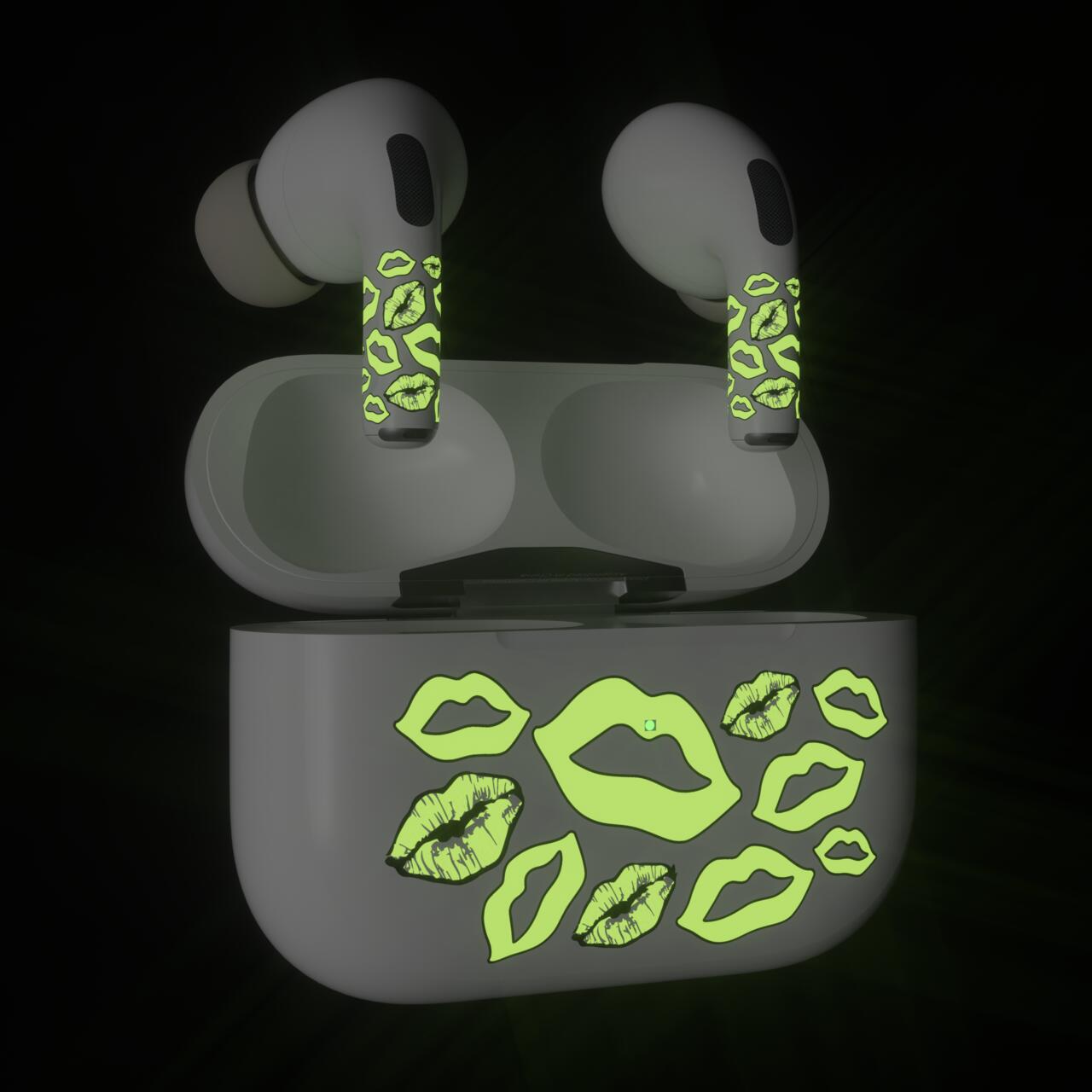 Skin NEXT ONE pentru AirPods Pro - Buze fosforescente - iSTYLE RO