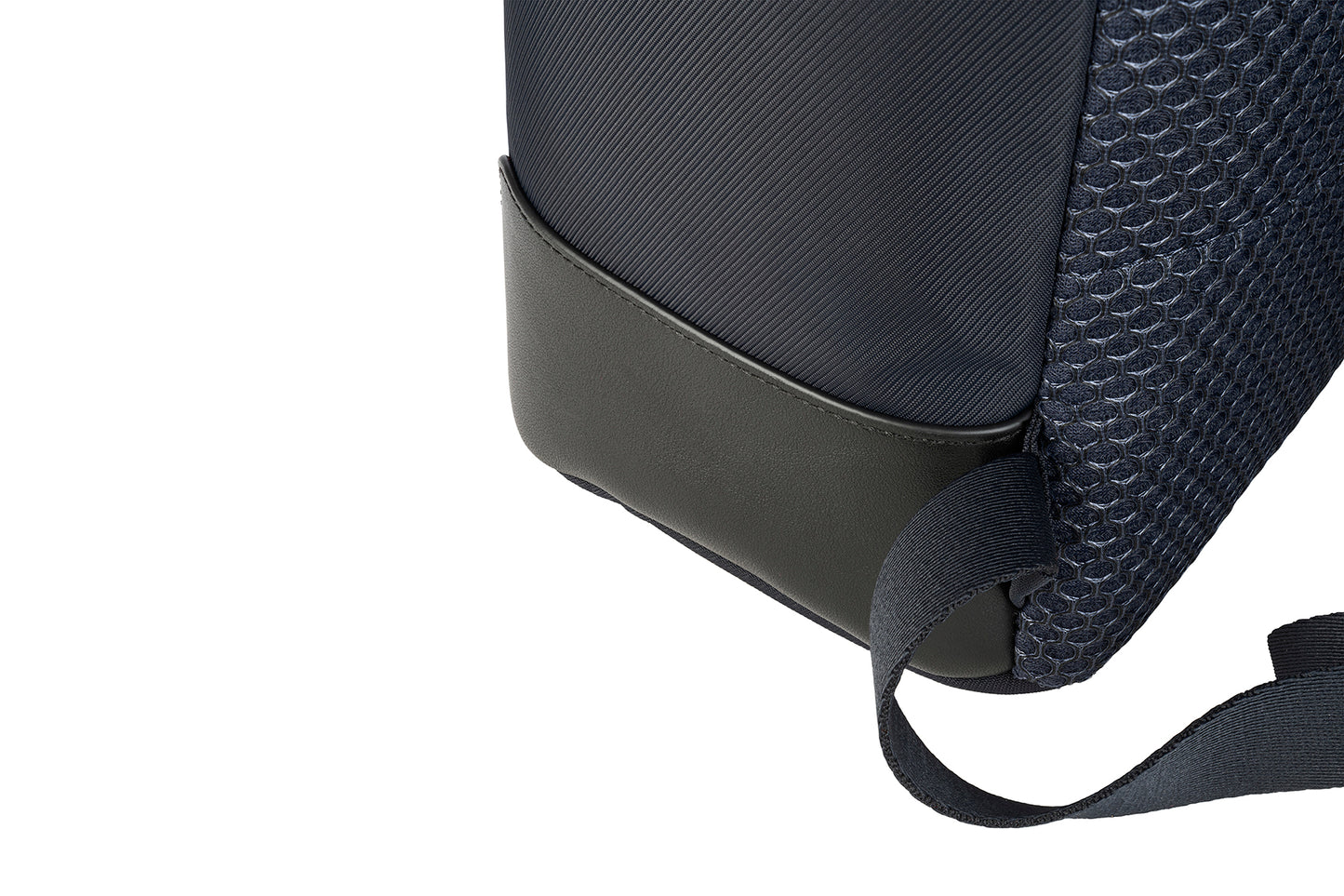 Rucsac Tucano cu elemente de piele, 16", Bleumarin/Negru - iSTYLE RO