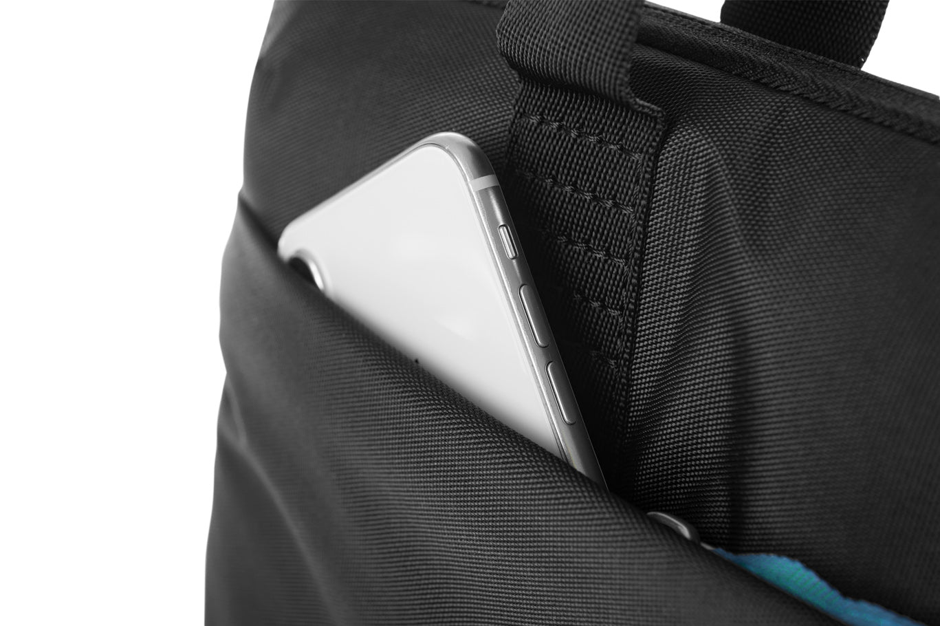 Geanta Tucano Smilza Super Slim Bag pentru MacBook 16", Negru - iSTYLE RO
