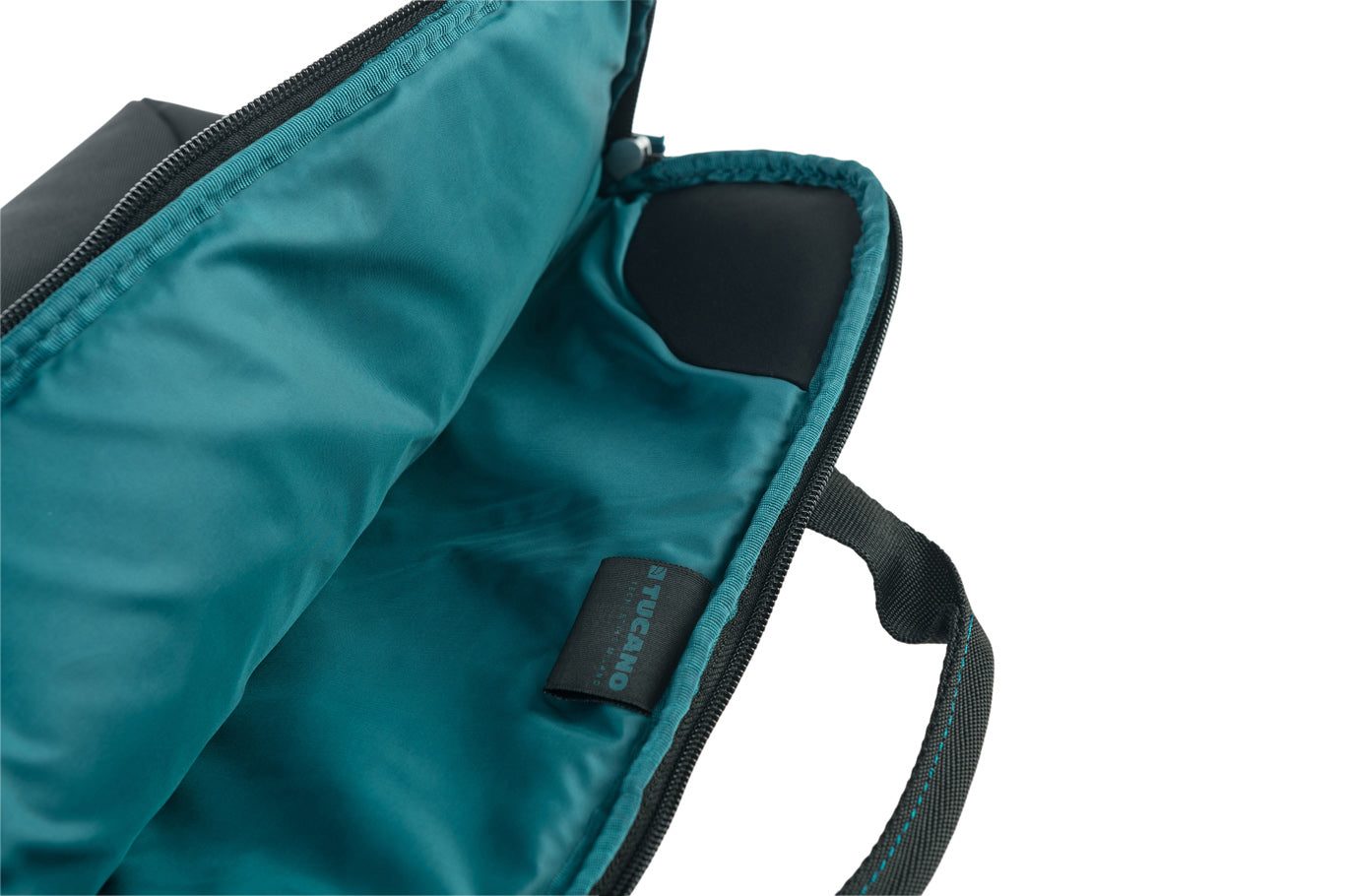 Geanta Tucano Smilza Super Slim Bag pentru MacBook 16", Negru - iSTYLE RO