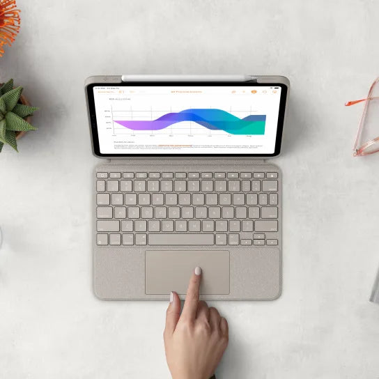 Husa Logitech Combo Touch cu tastatura si trackpad detasabile pentru iPad Pro 11" gen 1-4, US, Gri Nisip - iSTYLE RO