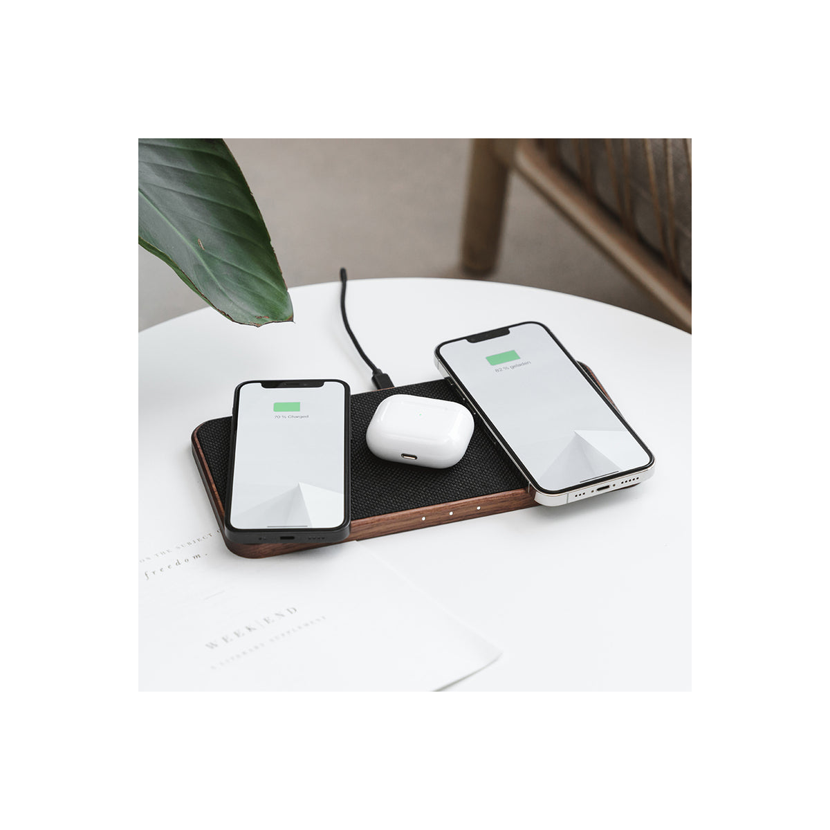 Statie de incarcare Woodcessories MultiPad Wireless 3in1, Walnut/Fabric - iSTYLE RO