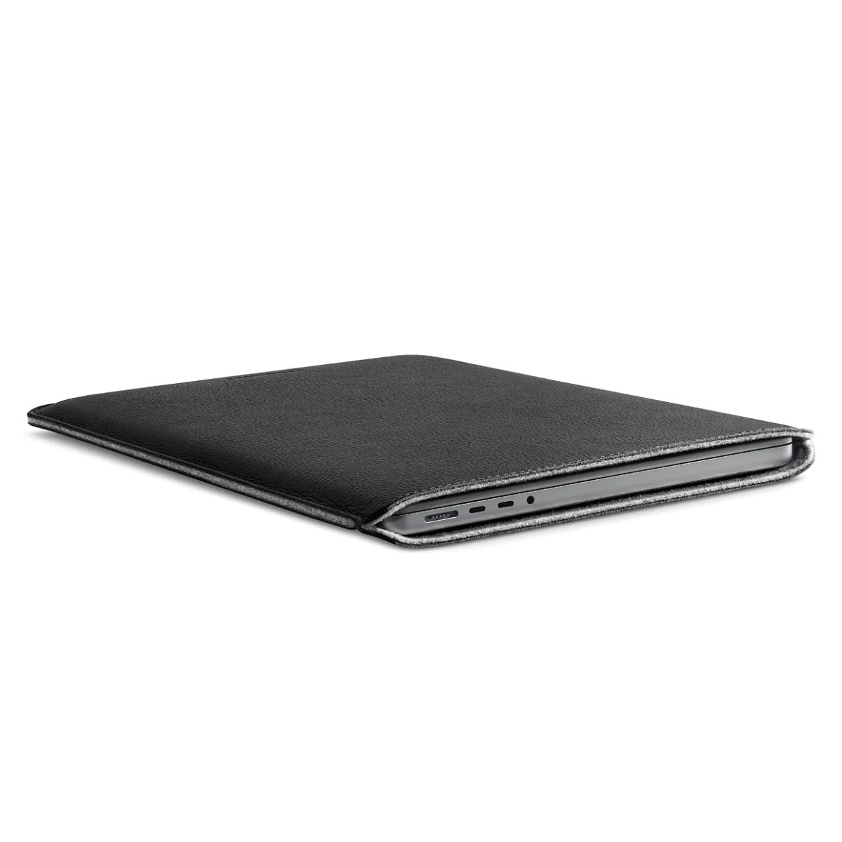 Husa de protectie Woolnut Sleeve pentru MacBook Pro 14", Piele, Negru - iSTYLE RO