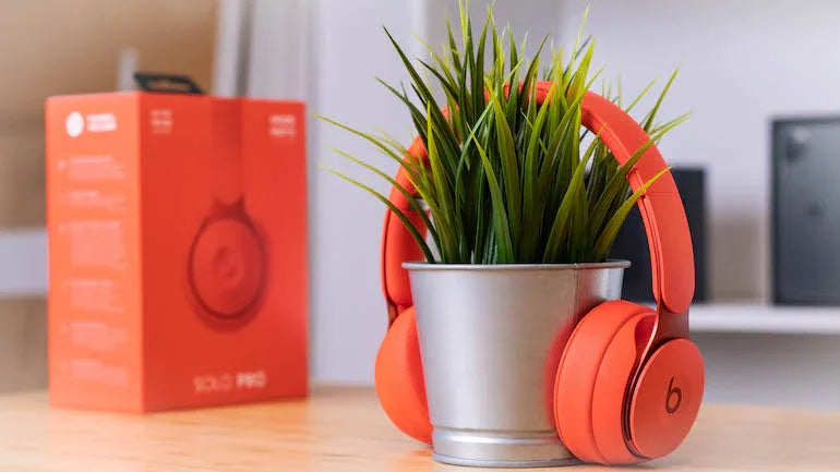 Beats Solo Pro - Proiectate de Apple