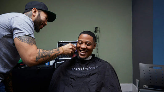 Sfintii de otel - donatia Apple pentru tinerii nevoiasi