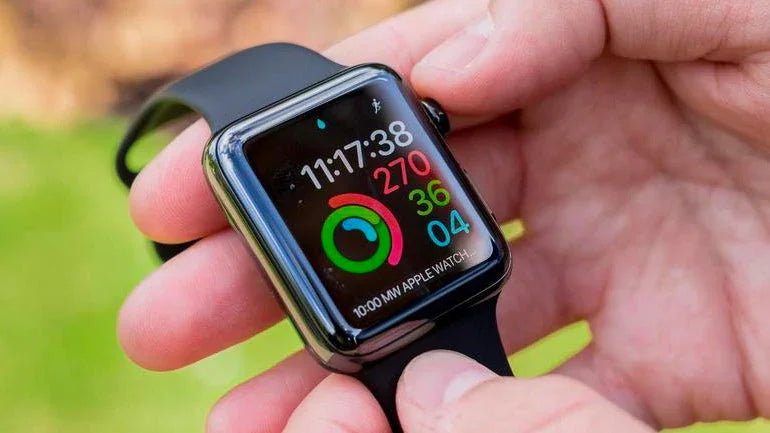 Impartaseste-ti rezultatele cu prietenii si concureaza cu ei folosind Apple Watch