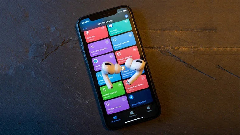 Comenzi rapide si automatizari pentru a facilita comutarea AirPods-urilor