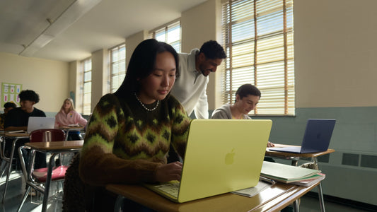 Învățare, creație, portofoliu: de ce Mac poate fi un partener puternic în anii de studenție creativă?