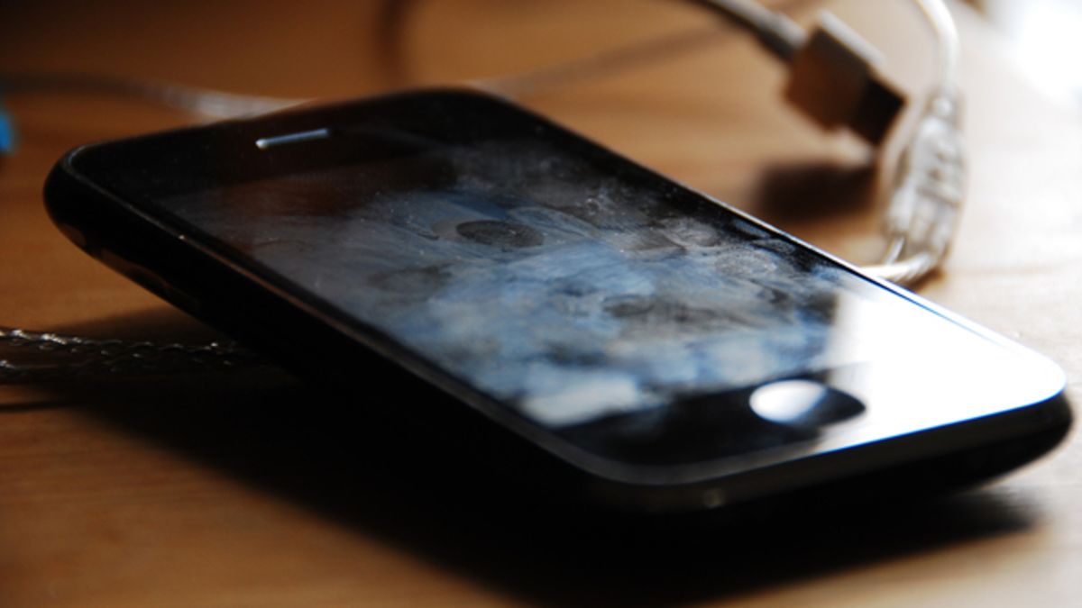 iphone cu multe pete pe ecran