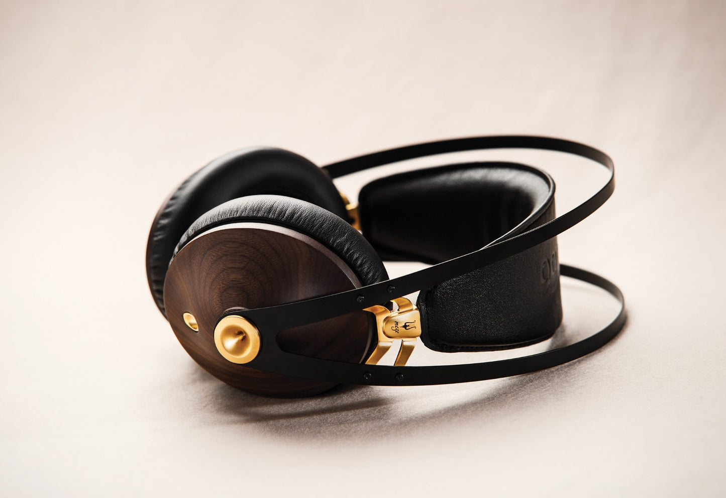 Casti Over-Ear Meze Audio 99 Classics Walnut Gold - iSTYLE RO