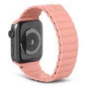 Curea magnetică DECODED pentru Apple Watch 38/40/41mm, Silicon Roz - iSTYLE RO