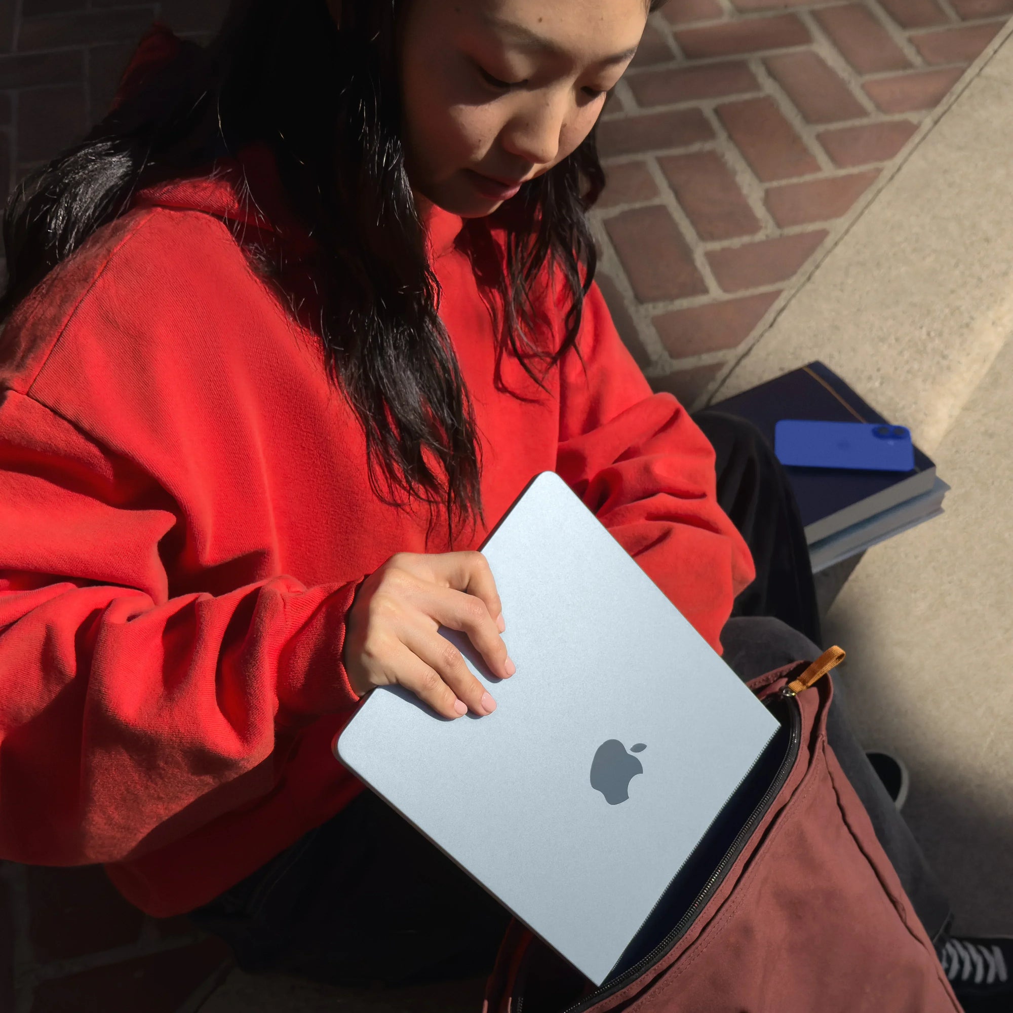 MacBook Air 13", procesor Apple M4, 10 nuclee CPU si 10 nuclee GPU, 24GB, 512GB, Silver, INT KB - iSTYLE RO