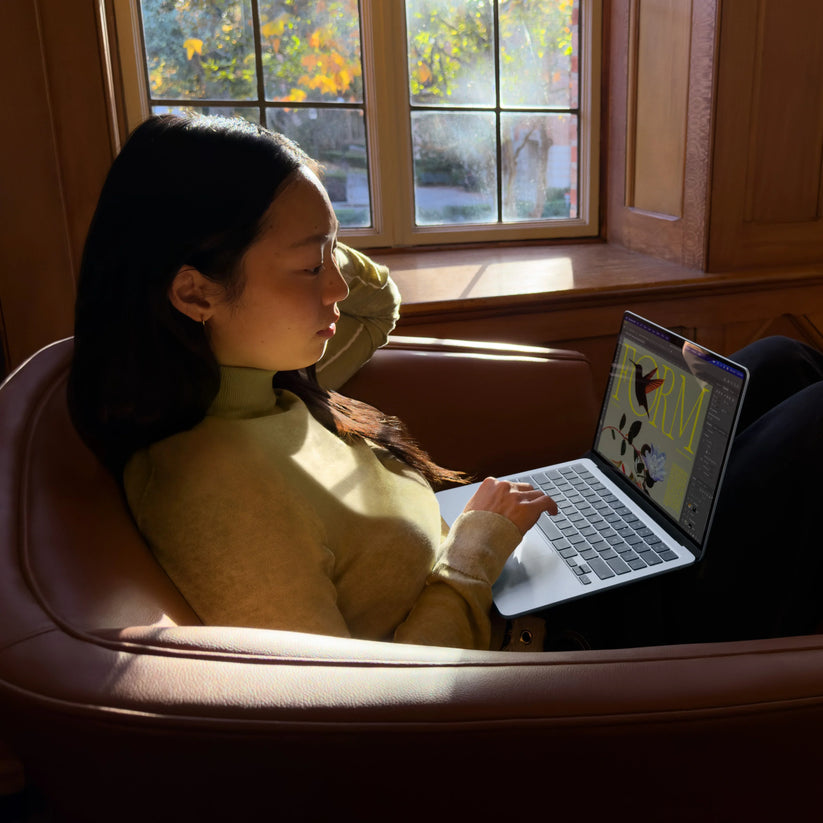 13-inch MacBook Air: Apple M5 chip with 10-core CPU and 8-core GPU, 512GB SSD - Silver - iSTYLE.ro