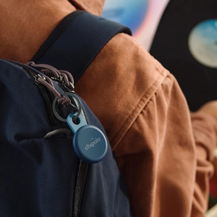 Tracker reincarcabil Chipolo LOOP, compatibil Find My, Bleumarin