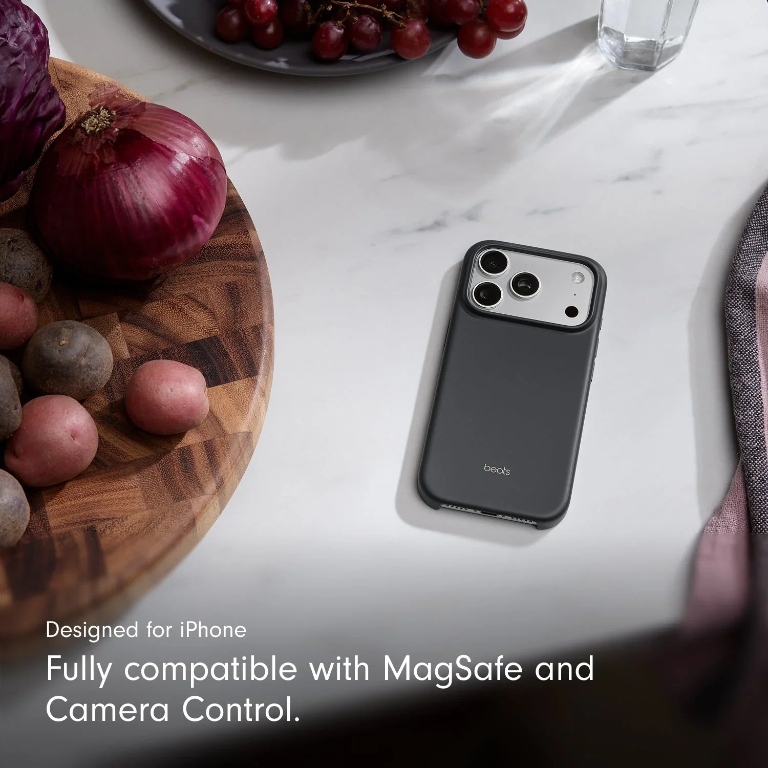 Husa de protectie Apple Beats cu MagSafe pentru iPhone 17 Pro
