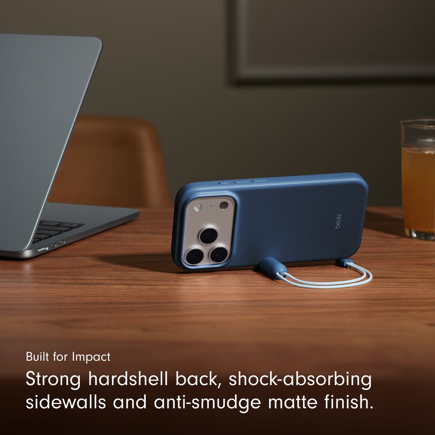 Husa de protectie Apple Beats pentru iPhone 17 Pro cu suport, MagSafe și control al camerei, Bedrock Blue
