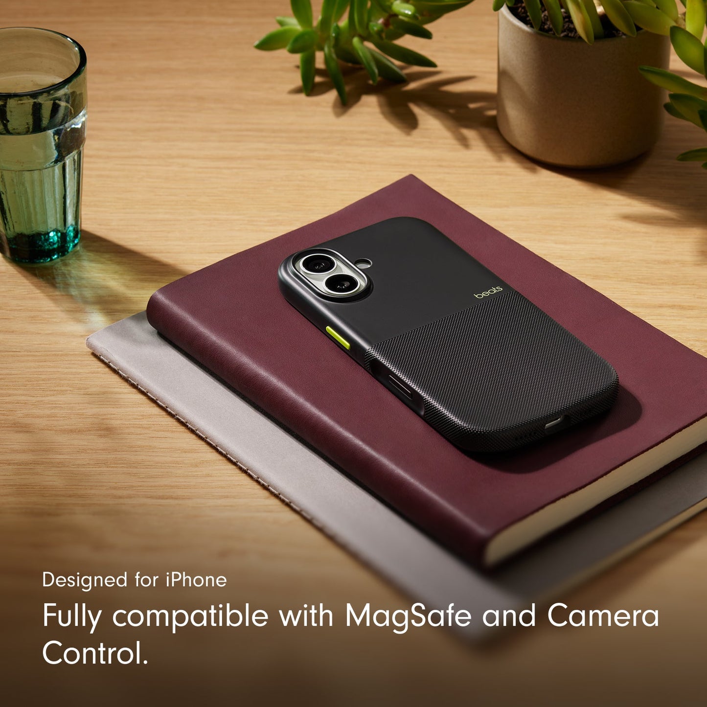 Husa de protectie Apple Beats Rugged pentru iPhone 17 cu MagSafe și control al camerei, Everest Black