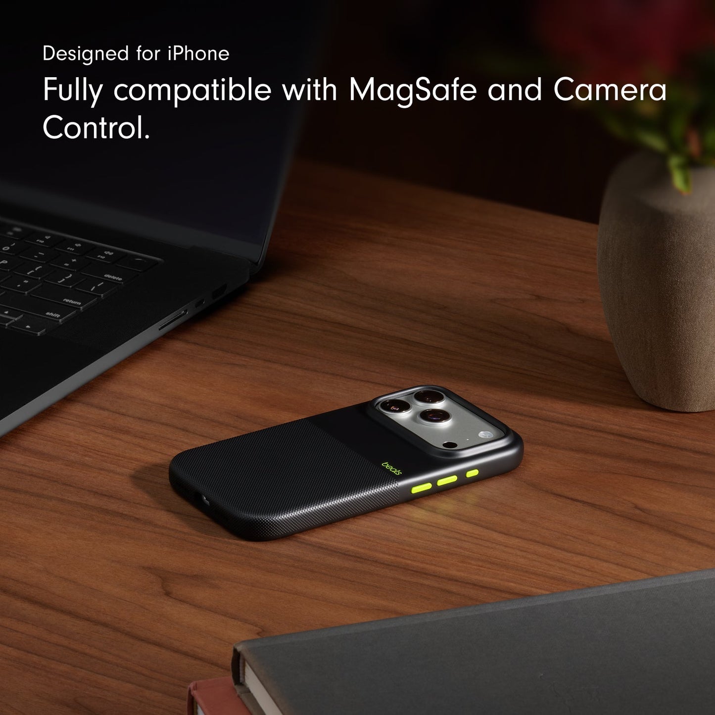 Husa de protectie Apple Beats Rugged pentru iPhone 17 Pro cu MagSafe și control al camerei, Everest Black