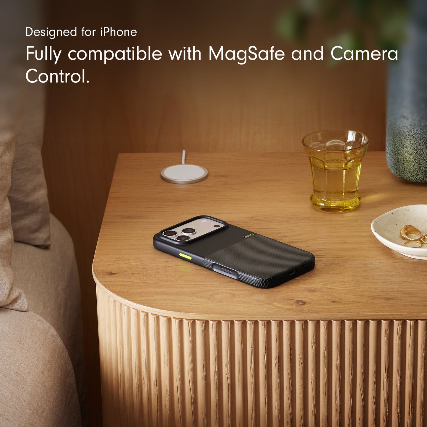 Husa de protectie Apple Beats Rugged pentru iPhone 17 Pro Max cu MagSafe și control al camerei, Everest Black