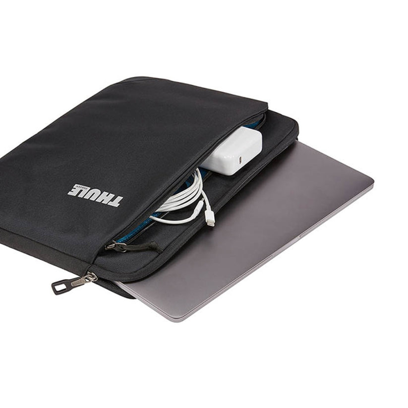 Husa laptop Thule Subterra pentru MacBook 15", Negru - iSTYLE RO