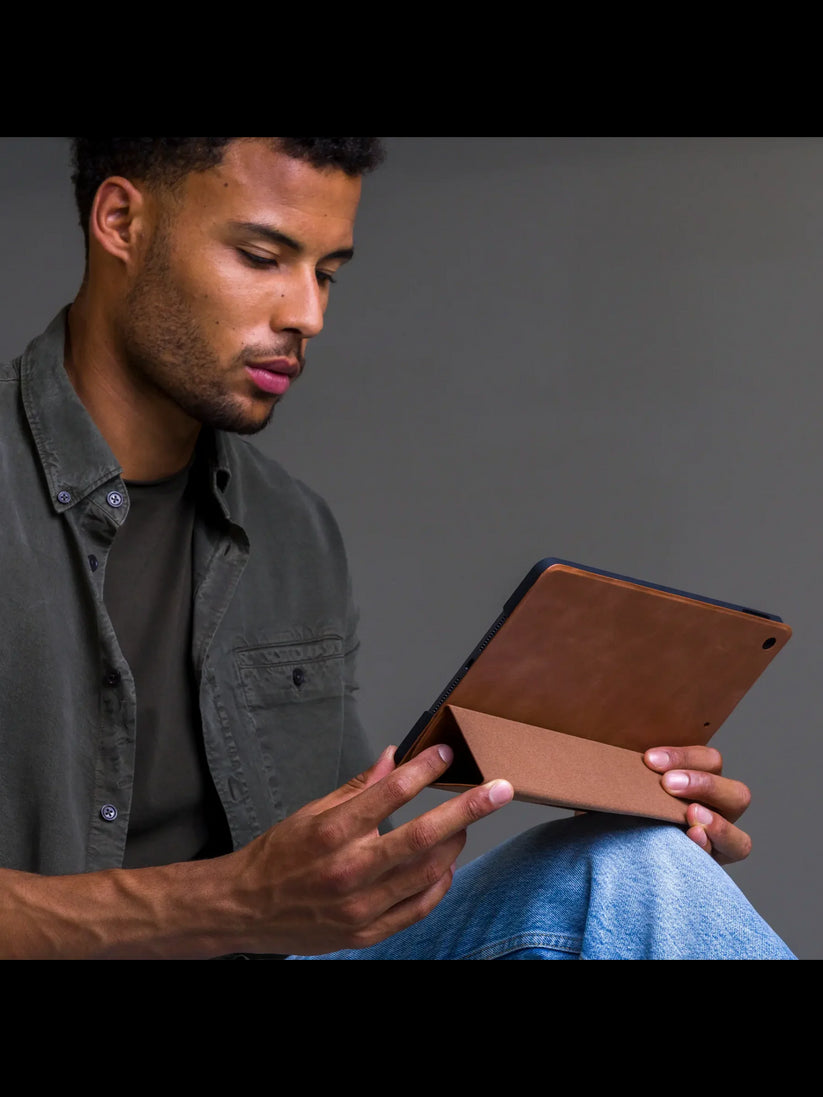 Husa dbramante1928 Risskov pentru iPad 10.2", Maro - iSTYLE RO