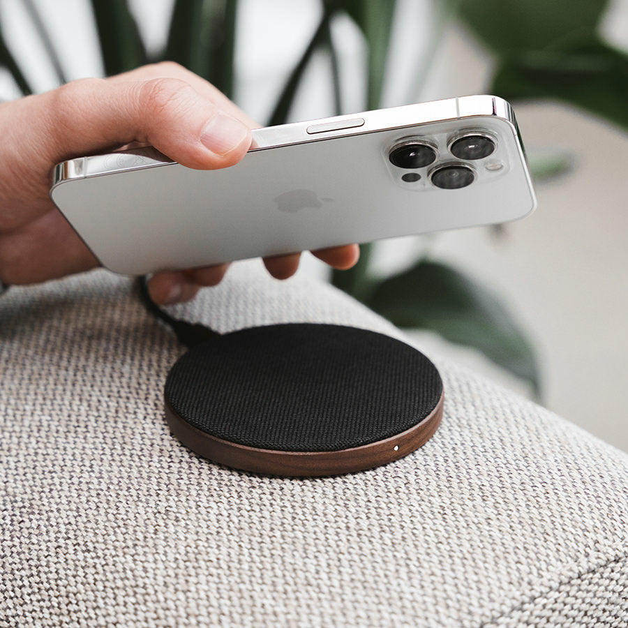 Statie de incarcare Woodcessories EcoPad Wireless, Walnut/Fabric - iSTYLE RO