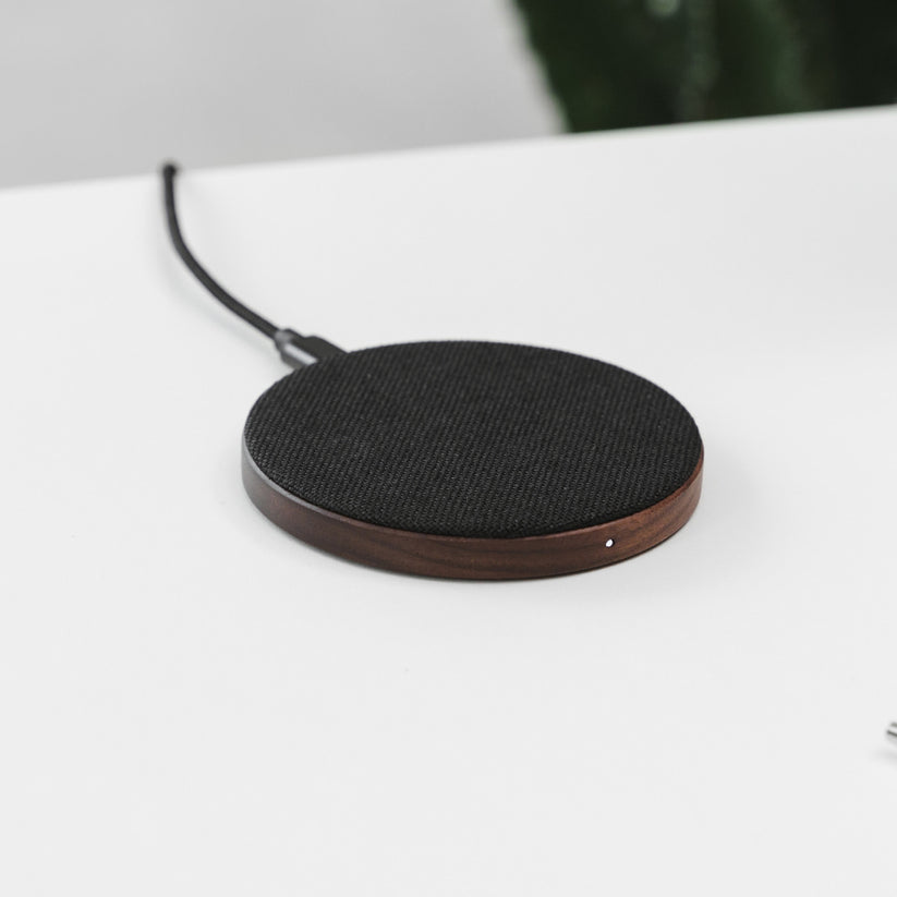 Statie de incarcare Woodcessories EcoPad Wireless, Walnut/Fabric - iSTYLE RO