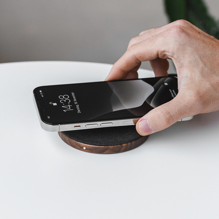 Statie de incarcare Woodcessories EcoPad Wireless, Walnut/Fabric - iSTYLE RO