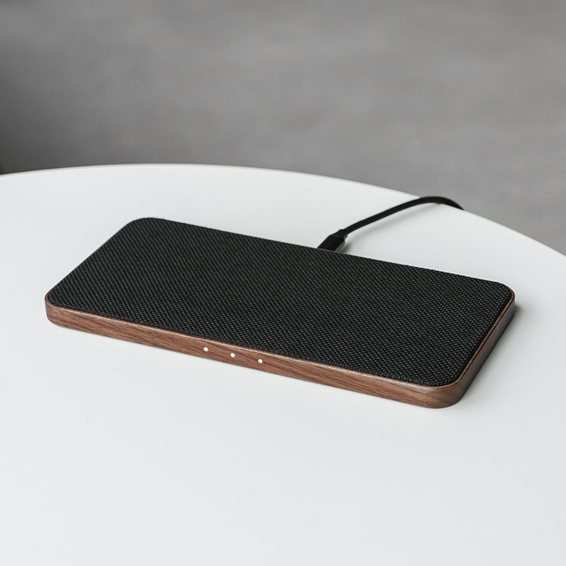 Statie de incarcare Woodcessories MultiPad Wireless 3in1, Walnut/Fabric - iSTYLE RO
