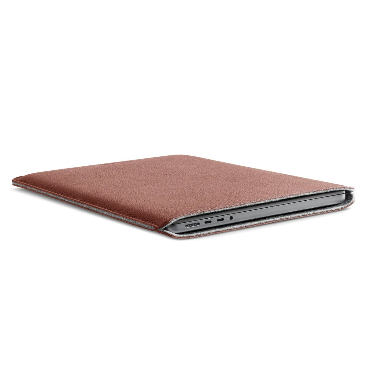 Husa de protectie Woolnut Sleeve pentru MacBook Pro 16", Piele, Cognac - iSTYLE RO