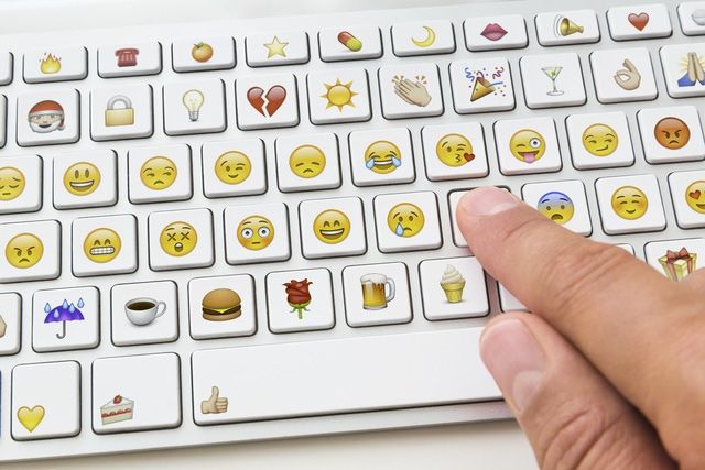 tastatura cu emoji-uri