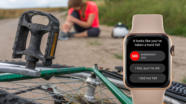 apple watch adaugat intr-o poza cu o bicicleta si un om cazut 