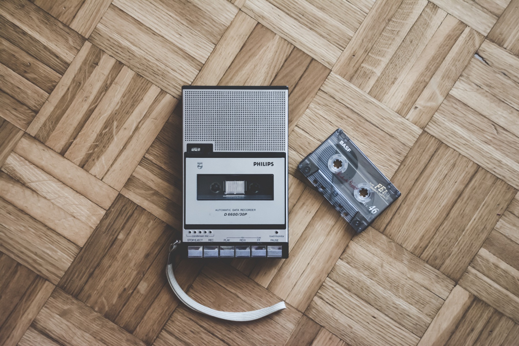 dispozitiv de inregistrare audio pe parchet