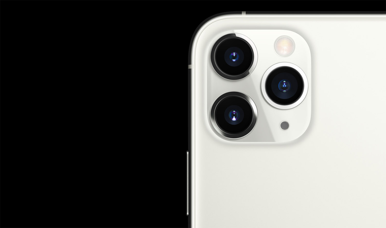 detaliu cu camera foto cu trei obiective